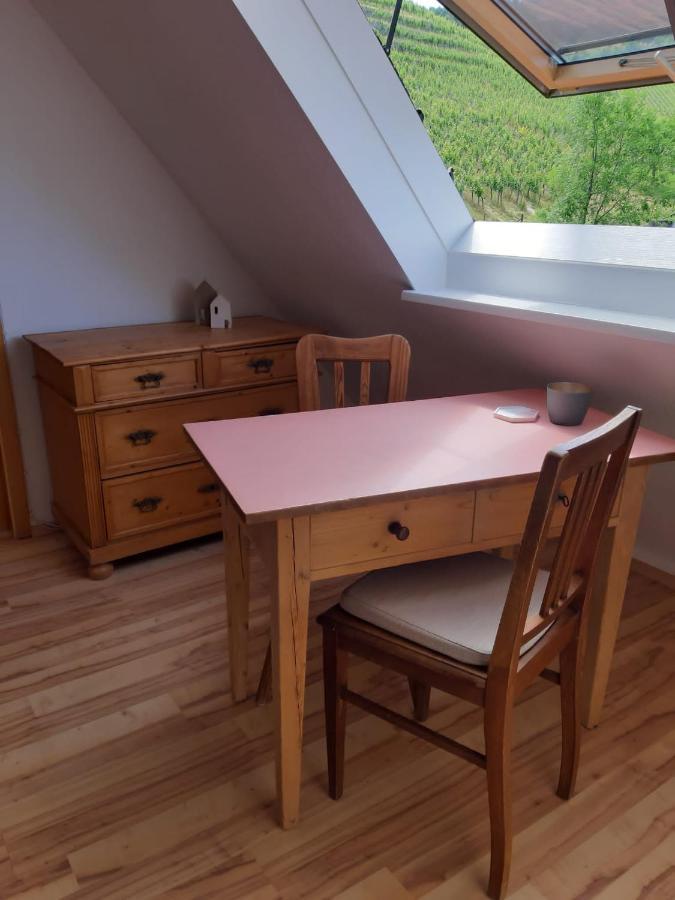 Giebelzimmer Mit Weinbergblick Stetten  Екстериор снимка